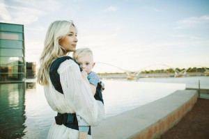 5 baby wearing tips to prevent back pain